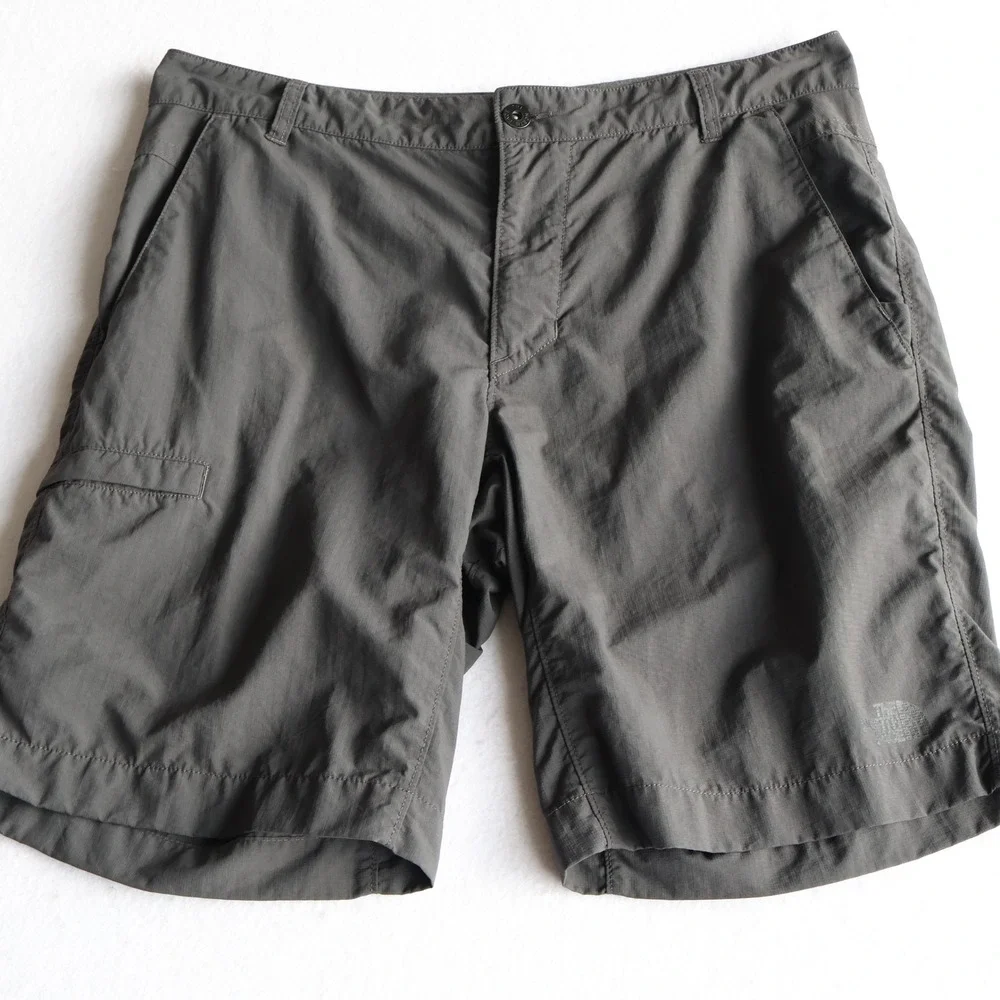 The North Face Men's Grey Cargo Shorts Size 34 Regular Fit Outdoor Hiking